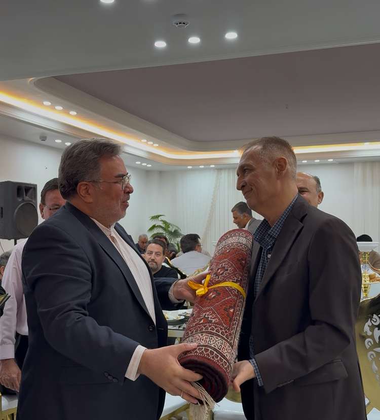 تجلیل از ۳۵ سال خدمت نادر گوکلانی در گنبدکاووس