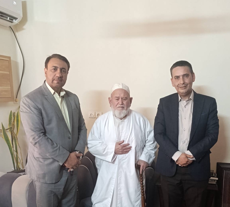 دیدار مدیرکل دامپزشکی گلستان با امام جمعه اهل‌سنت آق‌قلا به مناسبت هفته وحدت/ تجلی همدلی و خدمت در سایه وحدت اسلامی